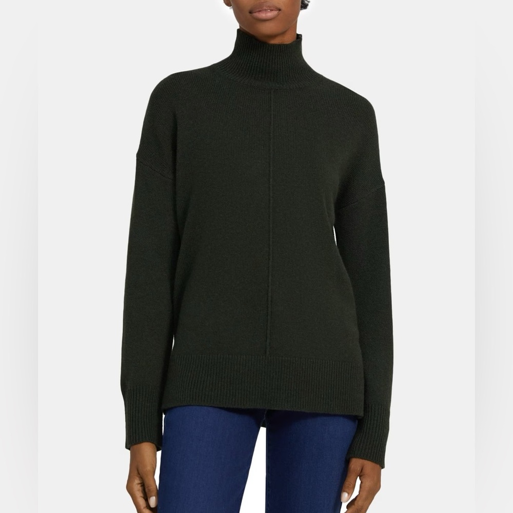 NEW Theory Slouchy Turtleneck in Cashmere